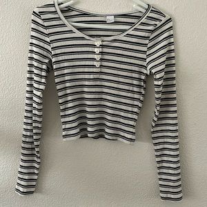 H&M White Black Stripe Slightly Cropped Long Sleeve Quarter Button Shirt